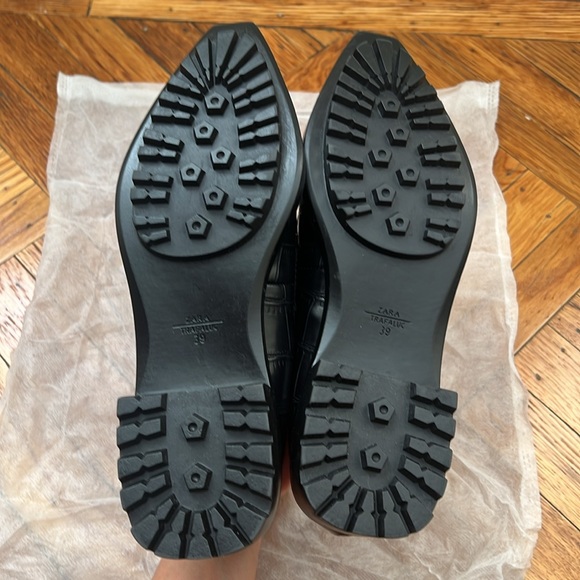 New Zara Women’s Black Chunky Sole Embossed Print Loafer, Size 39/ US 8 - Picture 5 of 5